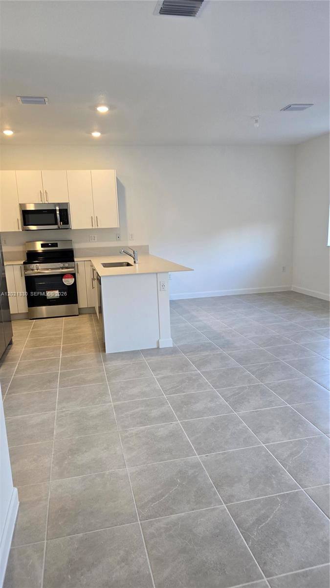 Townhouse for rent at 713 SE 13th St Circle, Homestead, FL 33034