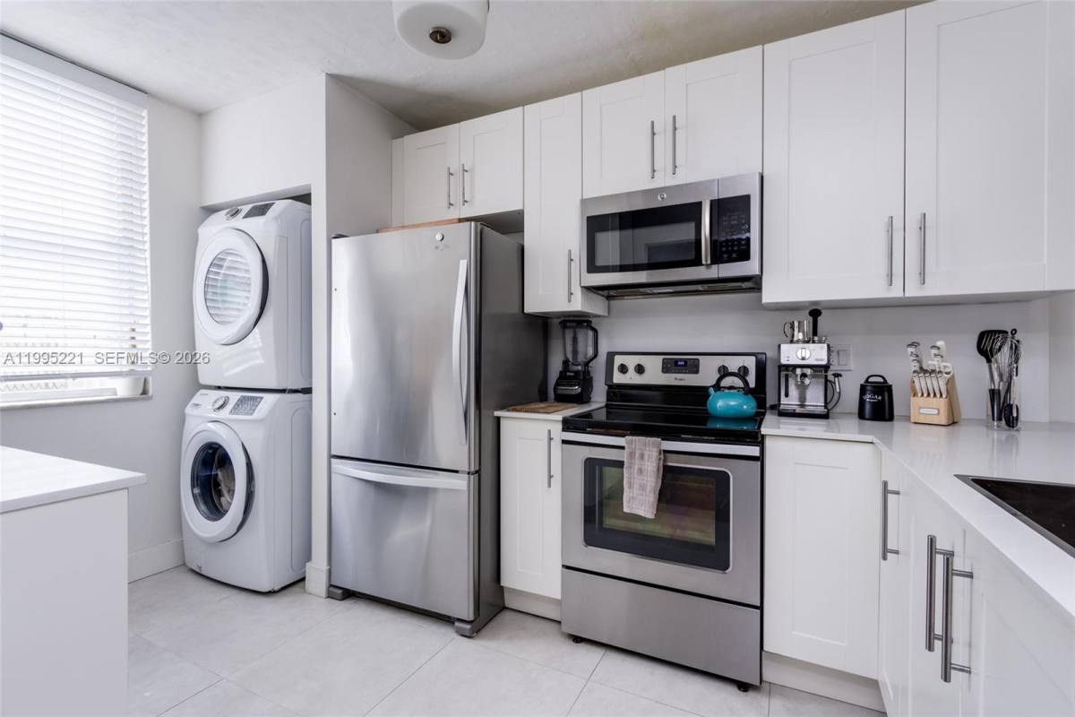 Townhouse for rent at 1651 NE 115th St #28C, Miami, FL 33181