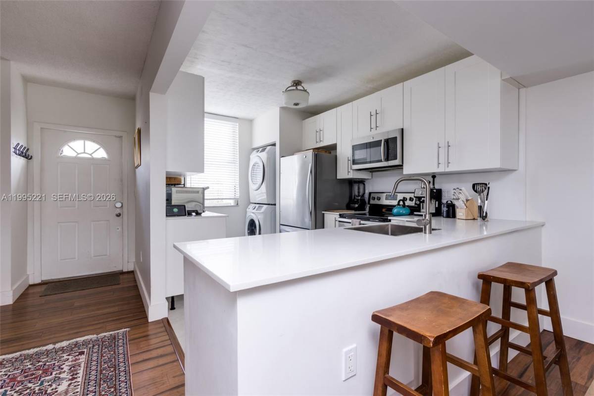 Townhouse for rent at 1651 NE 115th St #28C, Miami, FL 33181