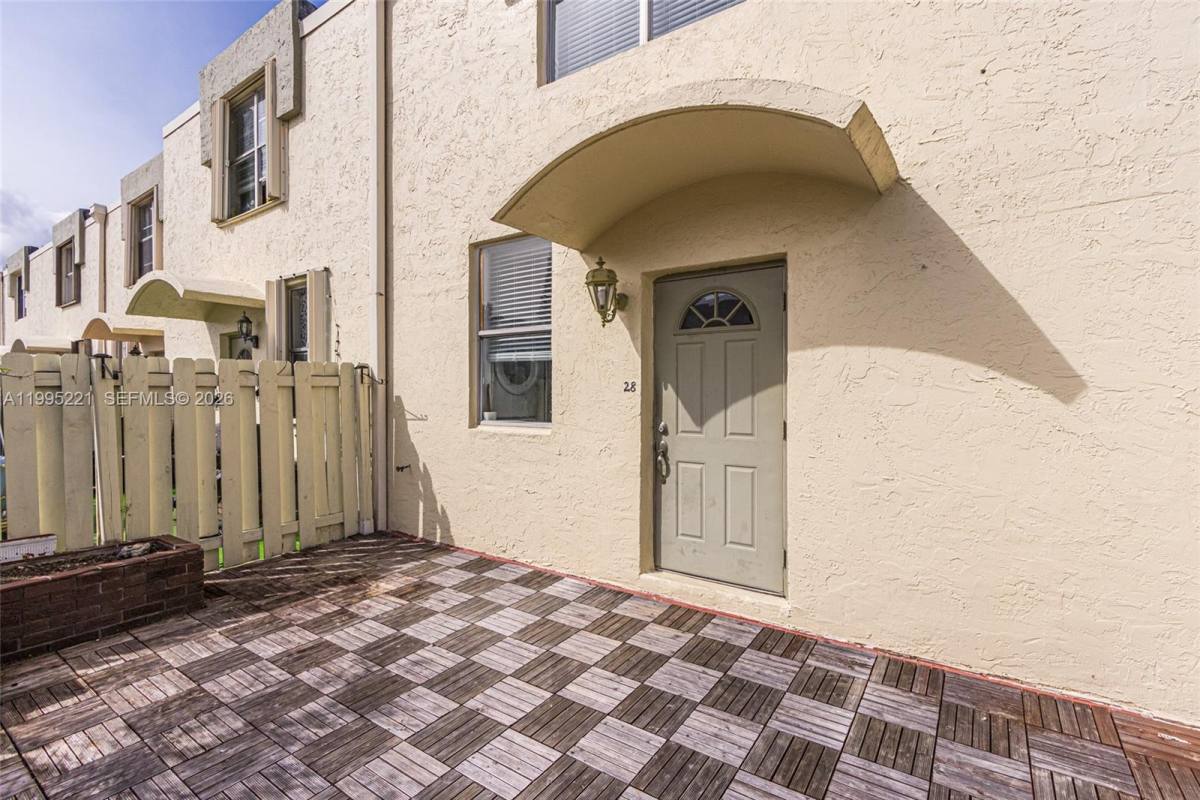 Townhouse for rent at 1651 NE 115th St #28C, Miami, FL 33181