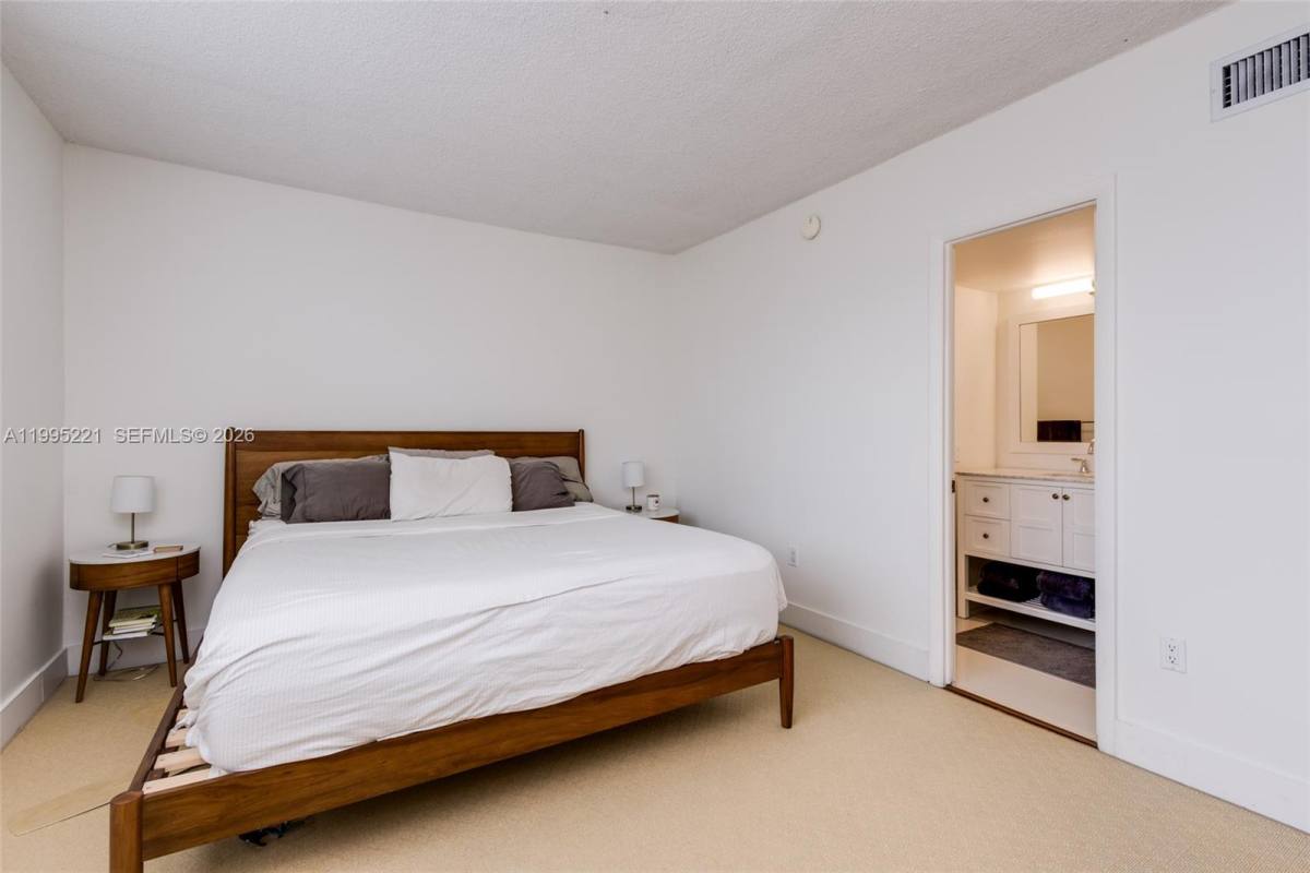 Townhouse for rent at 1651 NE 115th St #28C, Miami, FL 33181