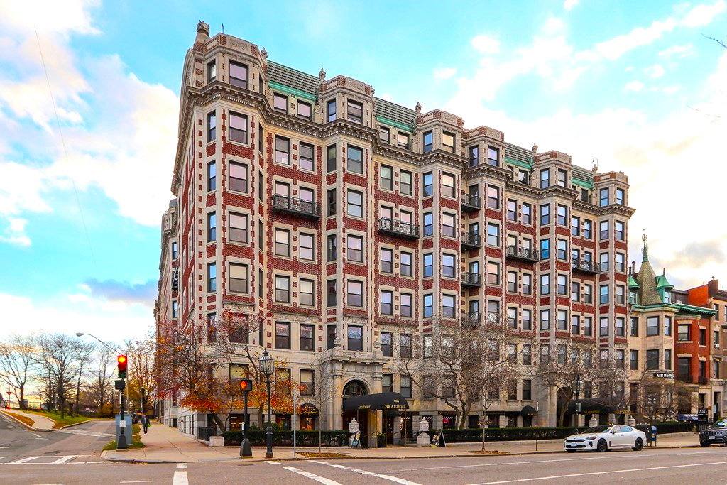 Condo for rent at 466 Commonwealth Ave #406, Boston, MA 02215
