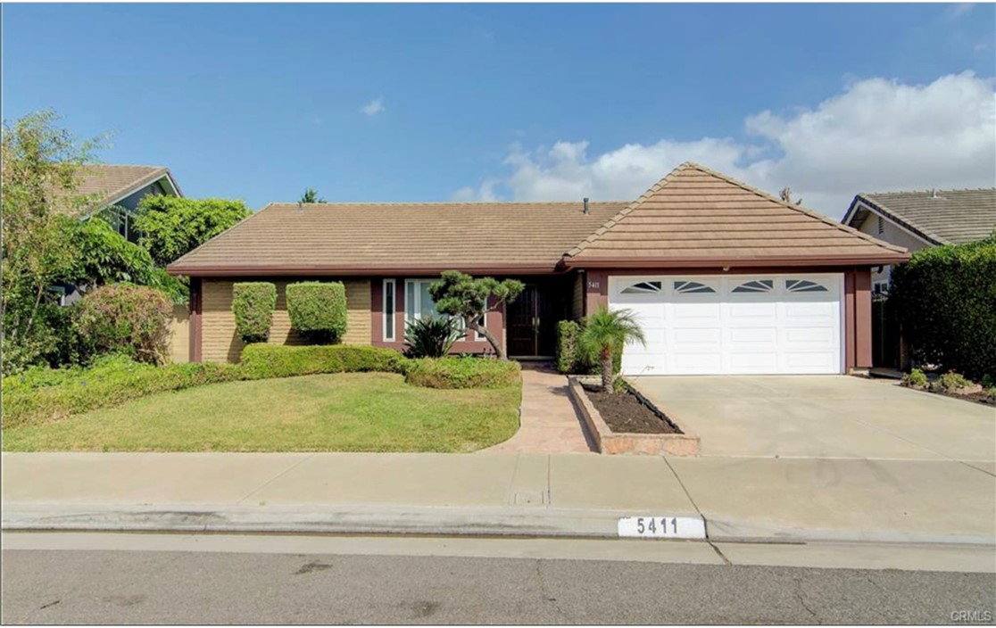 House for rent at 5411 Glenstone Dr, Huntington Beach, CA 92649