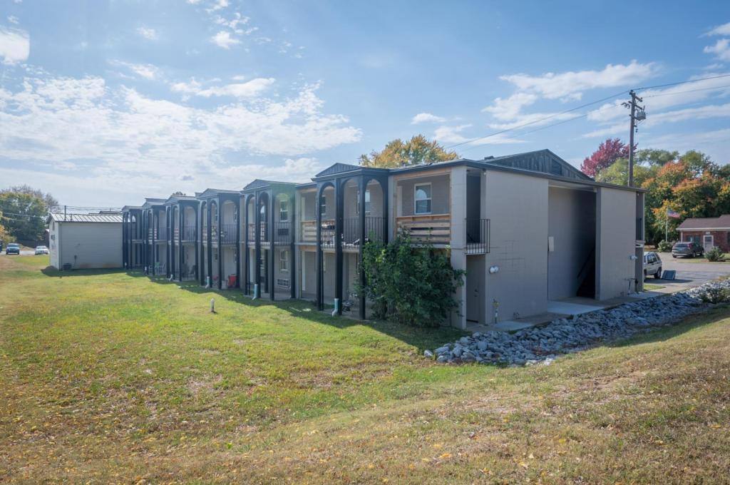 Apartment for rent at 1750 N Green St, Henderson, KY 42420