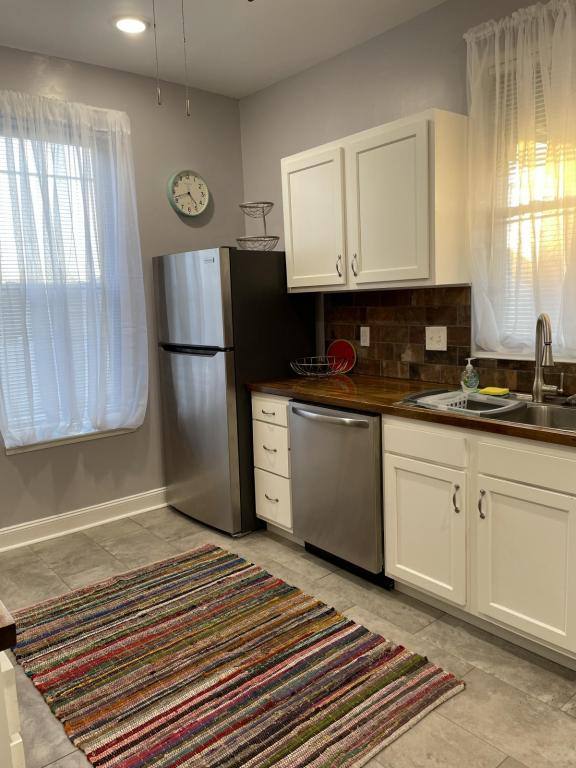 Townhouse for rent at 877 Heyl Ave, Columbus, OH 43206