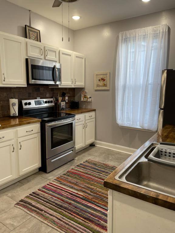 Townhouse for rent at 877 Heyl Ave, Columbus, OH 43206