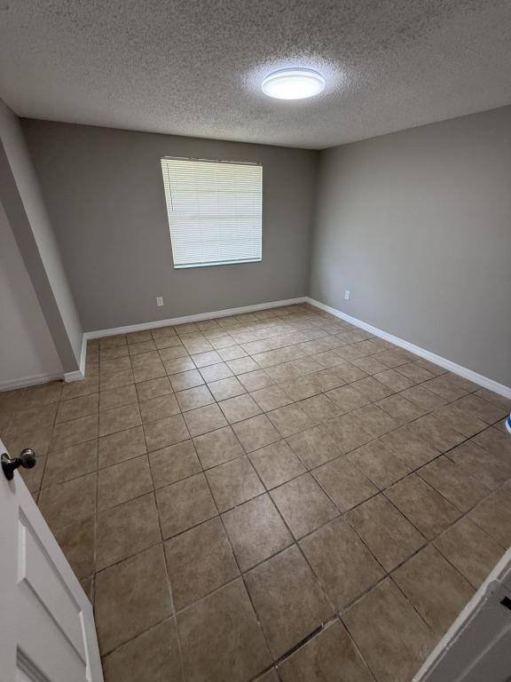 Apartment for rent at 11734 N 15th St, Tampa, FL 33612