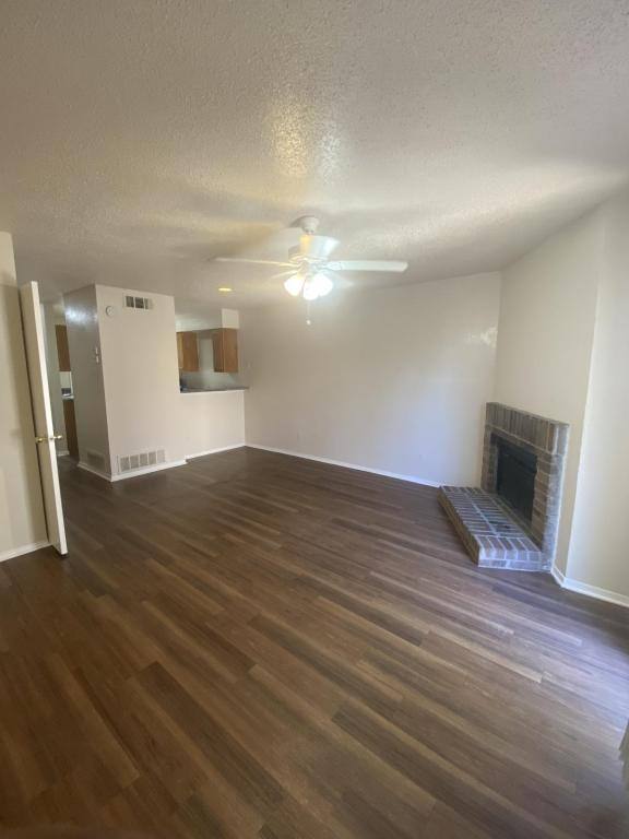 Apartment for rent at 101 S Las Vegas Trail, Fort Worth, TX 76108