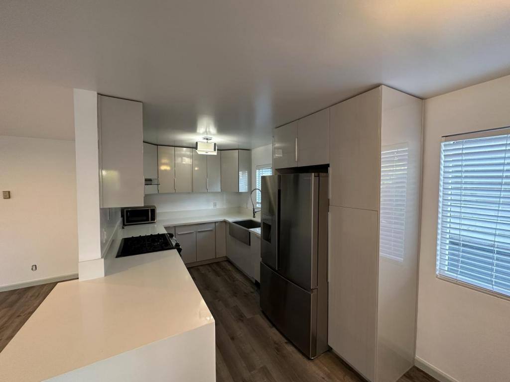 Apartment for rent at 1850 11th St #1, Santa Monica, CA 90404