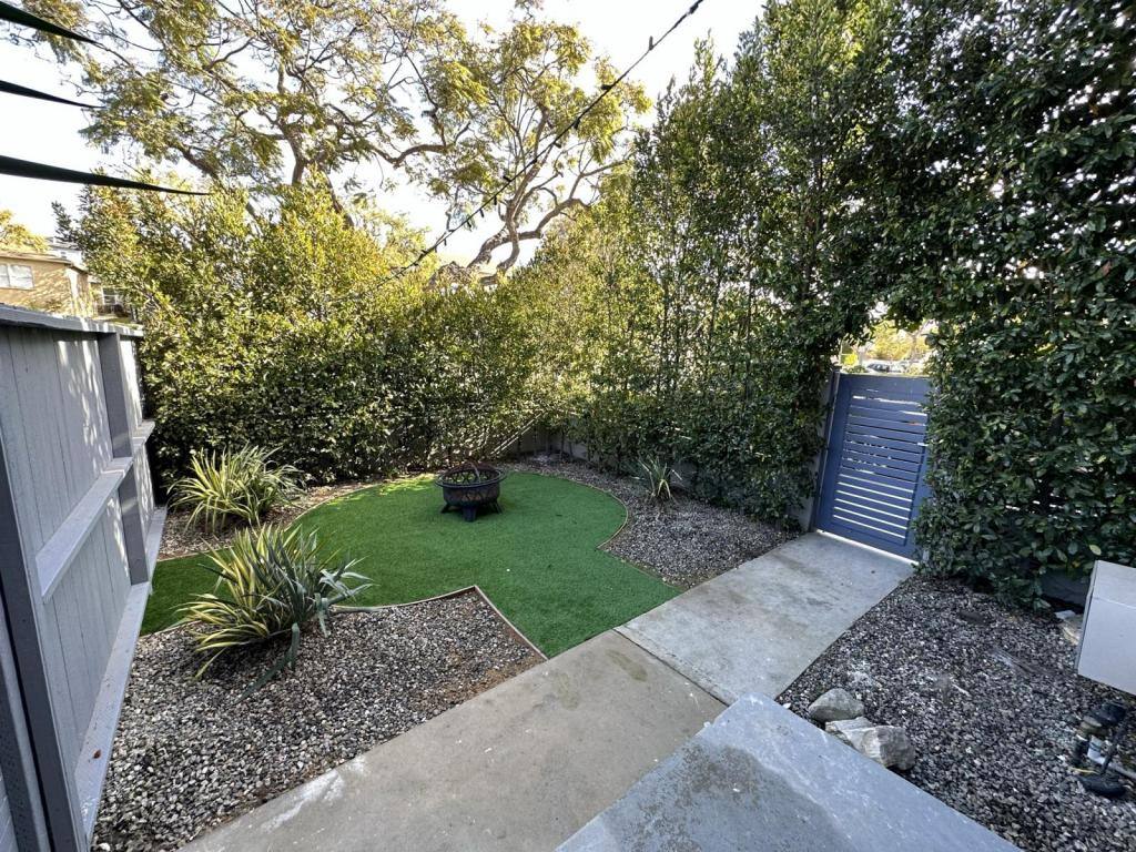 Apartment for rent at 1850 11th St #1, Santa Monica, CA 90404