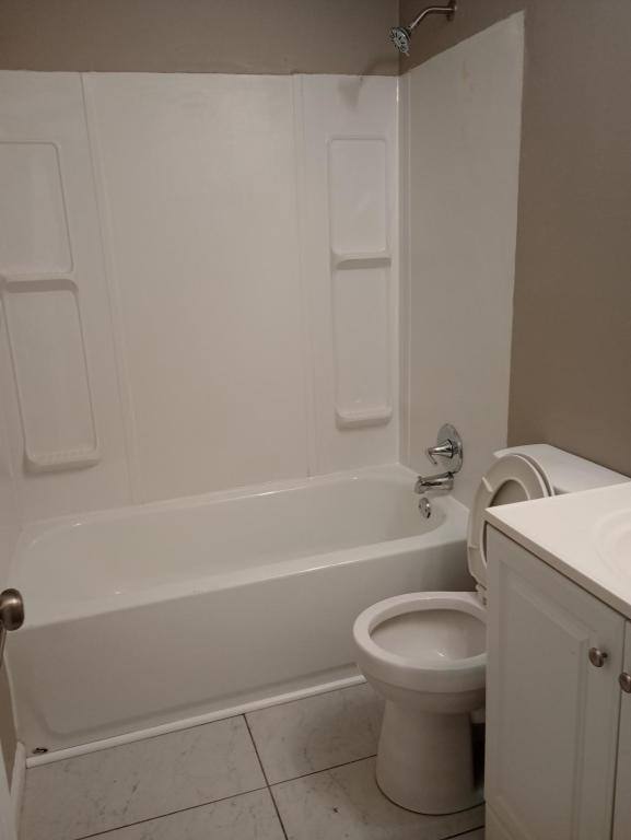 Apartment for rent at 2425 N Park Dr #1E, Henderson, KY 42420