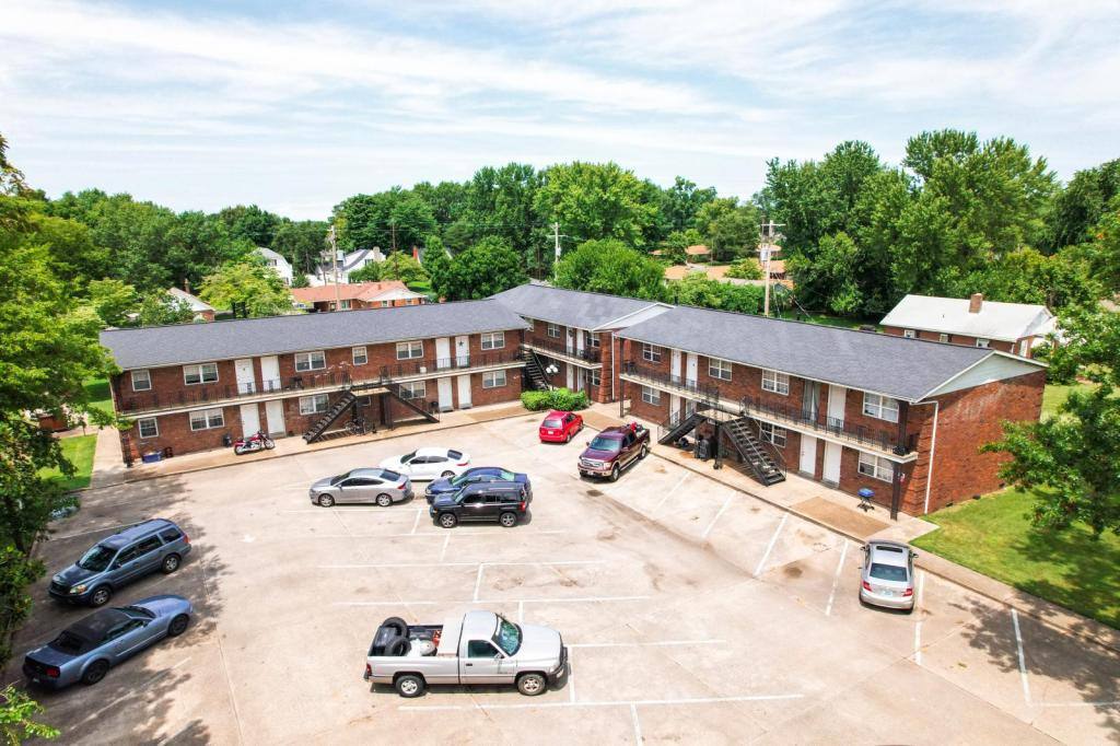 Apartment for rent at 2425 N Park Dr #1E, Henderson, KY 42420