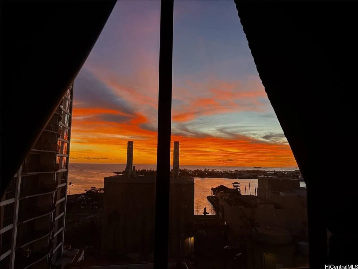 Apartment for rent at 225 Queen St #14A, Pearl City, HI 96782