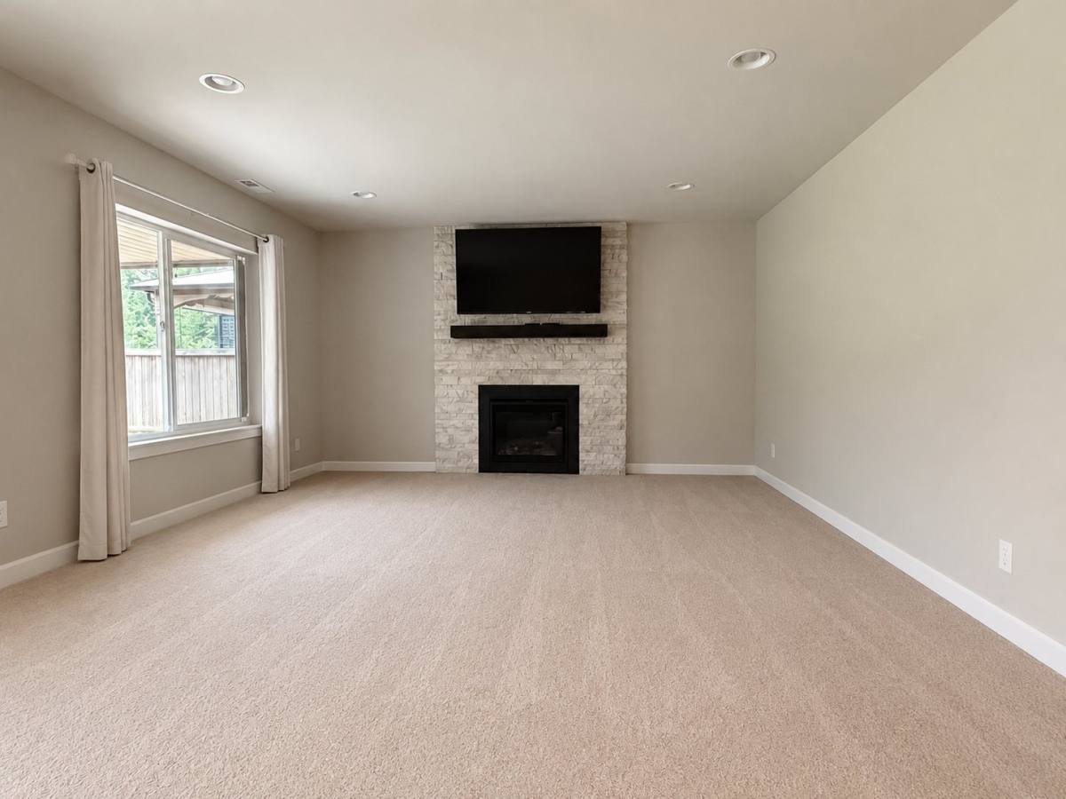 House for rent at 12928 173rd Dr SE, Snohomish, WA 98290