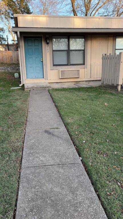 Apartment for rent at 3236 Old Hartford Rd, Unit-203, Owensboro, KY 42303