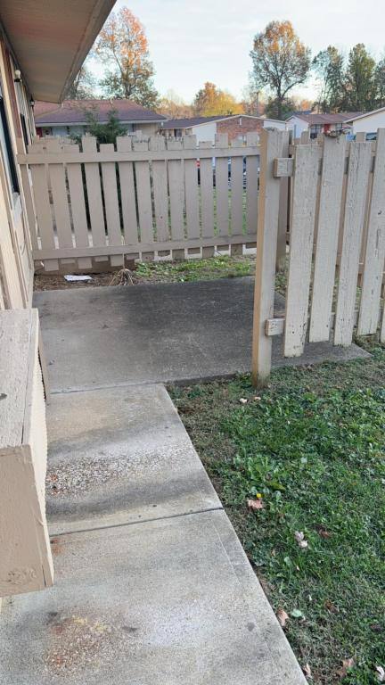 Apartment for rent at 3236 Old Hartford Rd, Unit-203, Owensboro, KY 42303