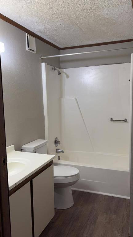 Apartment for rent at 3236 Old Hartford Rd, Unit-203, Owensboro, KY 42303