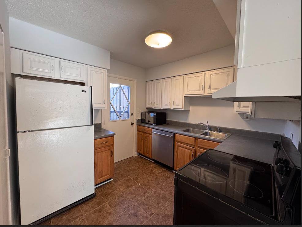 Condo for rent at 220 Elizabeth St #E8, Chapel Hill, NC 27514