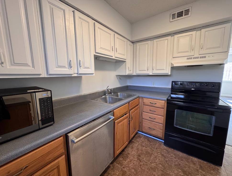 Condo for rent at 220 Elizabeth St #E8, Chapel Hill, NC 27514
