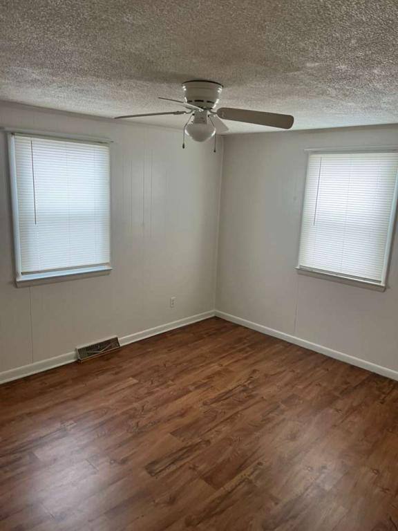 House for rent at 510 Ellen Dr #B, Carmi, IL 62821