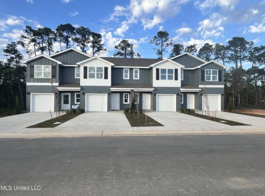 Townhouse for rent at 7813 Reagan Court, Ocean Springs, MS 39564
