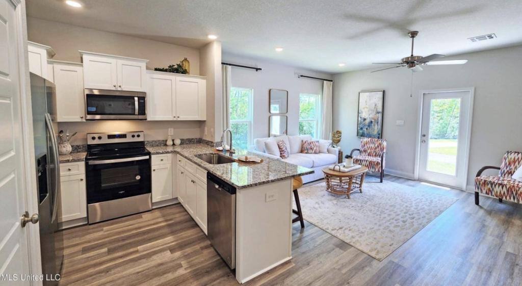 Townhouse for rent at 7813 Reagan Court, Ocean Springs, MS 39564