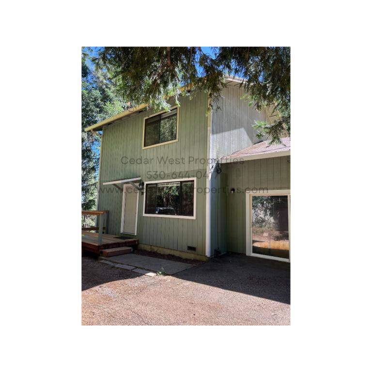 Townhouse for rent at 6216 Spruce St, Pollock Pines, CA 95726