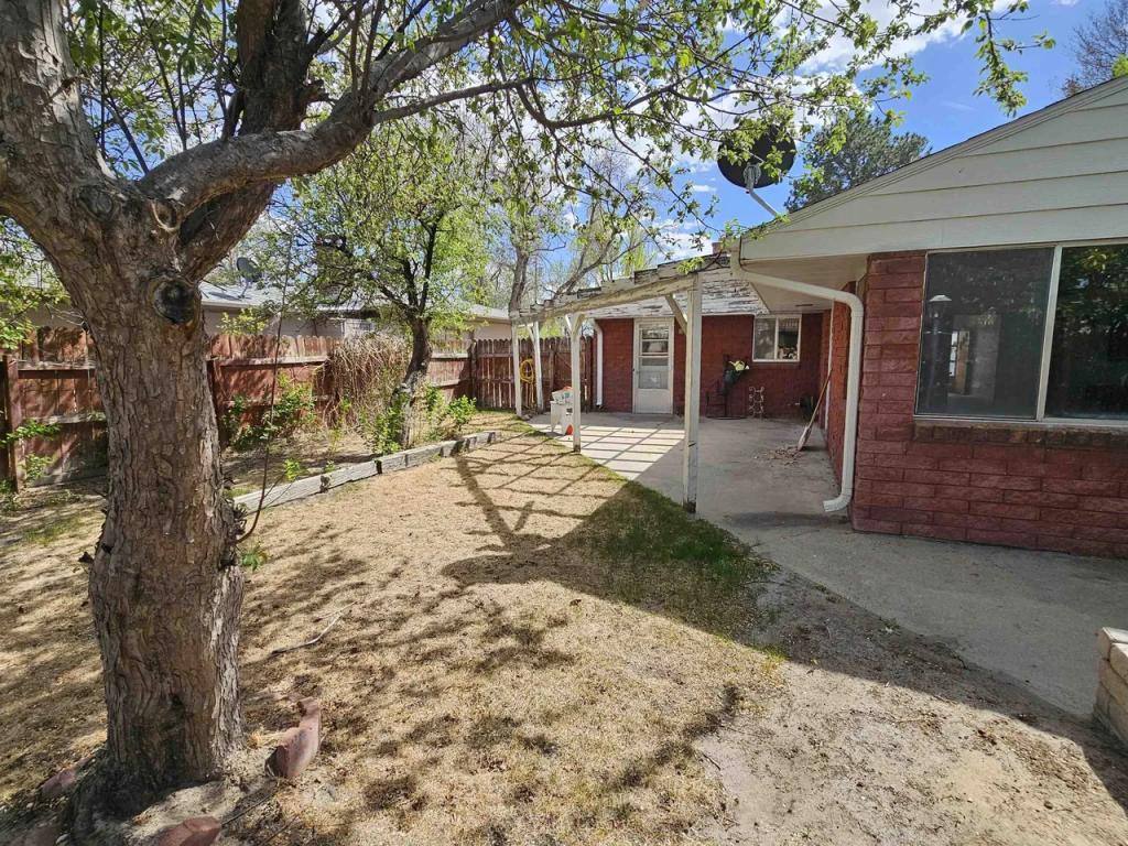 House for rent at 3254 Buena Vista Rd, Torrington, WY 82240