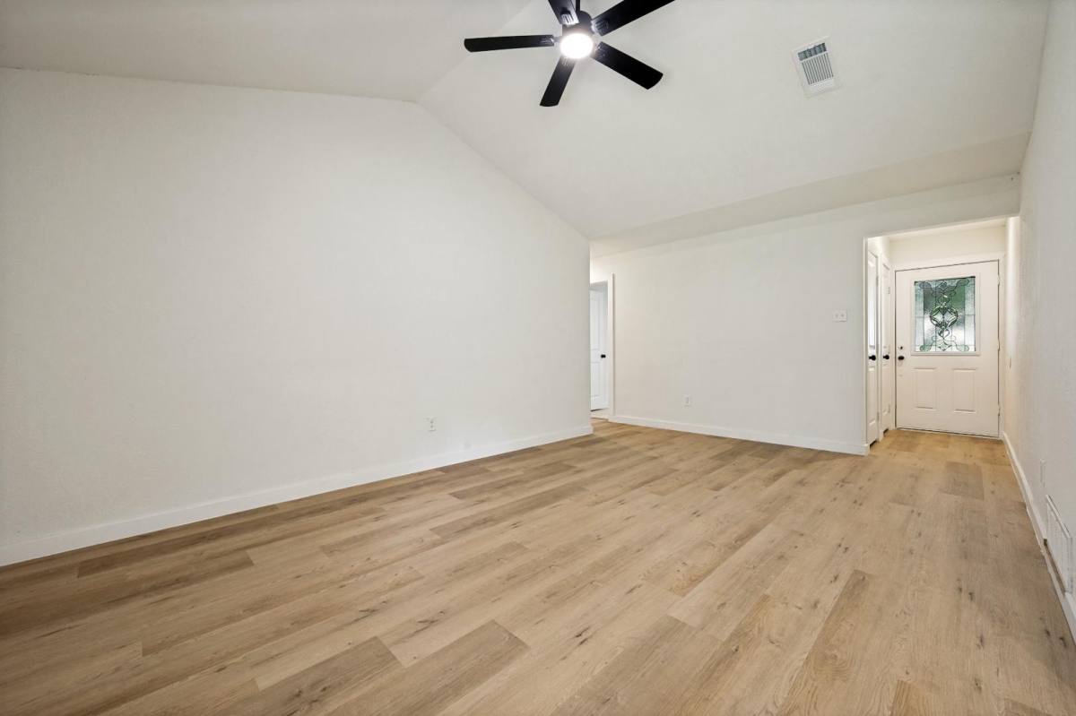 House for rent at 2014 Laurel Oaks Dr, Irving, TX 75060
