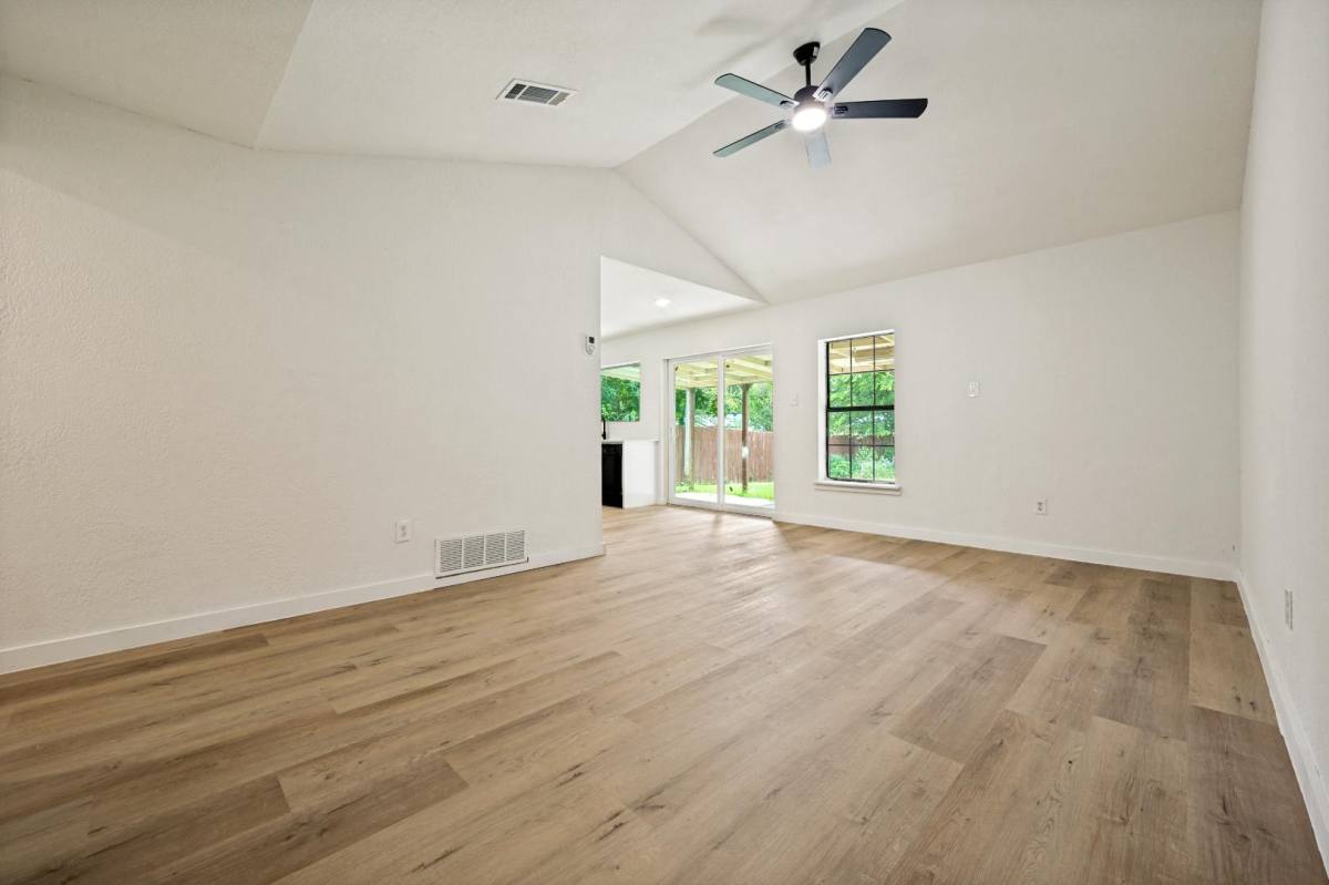 House for rent at 2014 Laurel Oaks Dr, Irving, TX 75060
