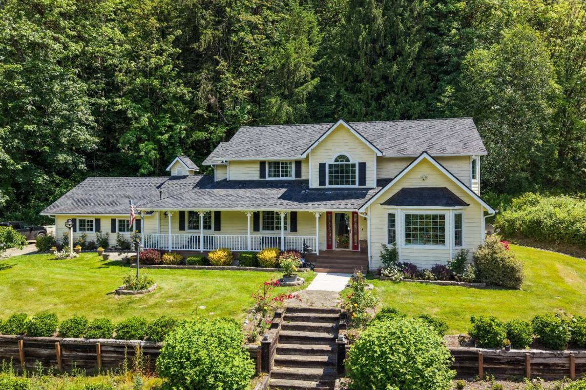 House for rent at 24810 Big Valley Rd NE #1108, Poulsbo, WA 98370