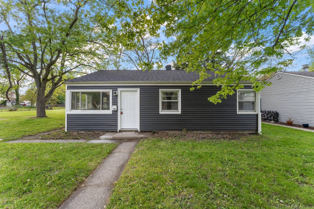 House for rent at 300 N Guyer St, Hobart, IN 46342