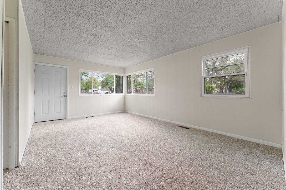 House for rent at 300 N Guyer St, Hobart, IN 46342