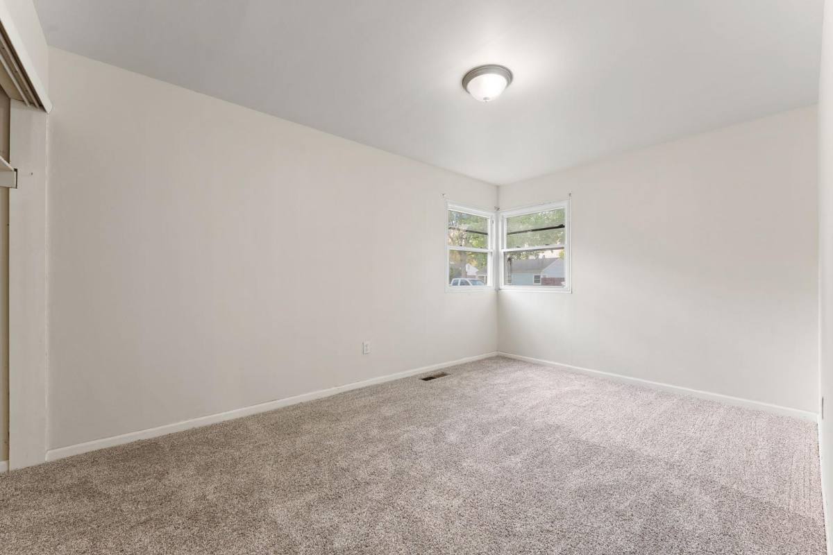House for rent at 300 N Guyer St, Hobart, IN 46342