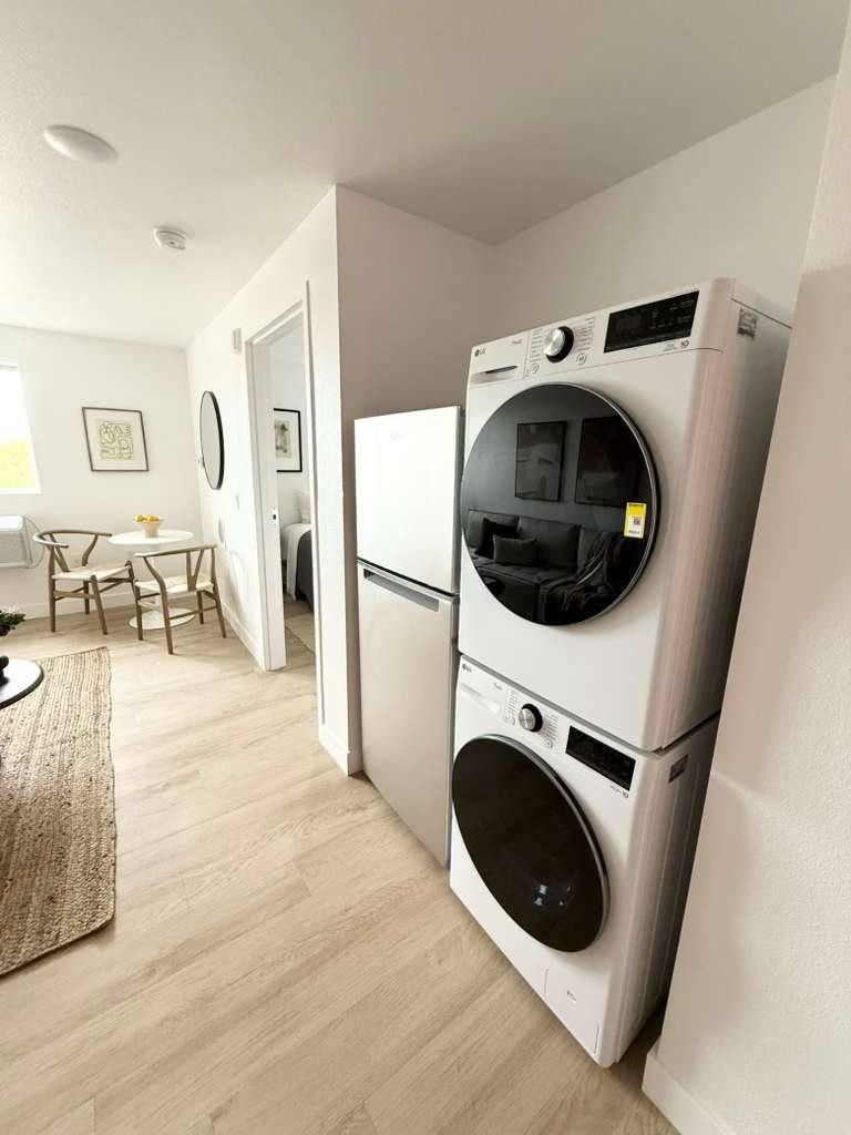 Apartment for rent at 4973 W 21st St In #402, Los Angeles, CA 90016
