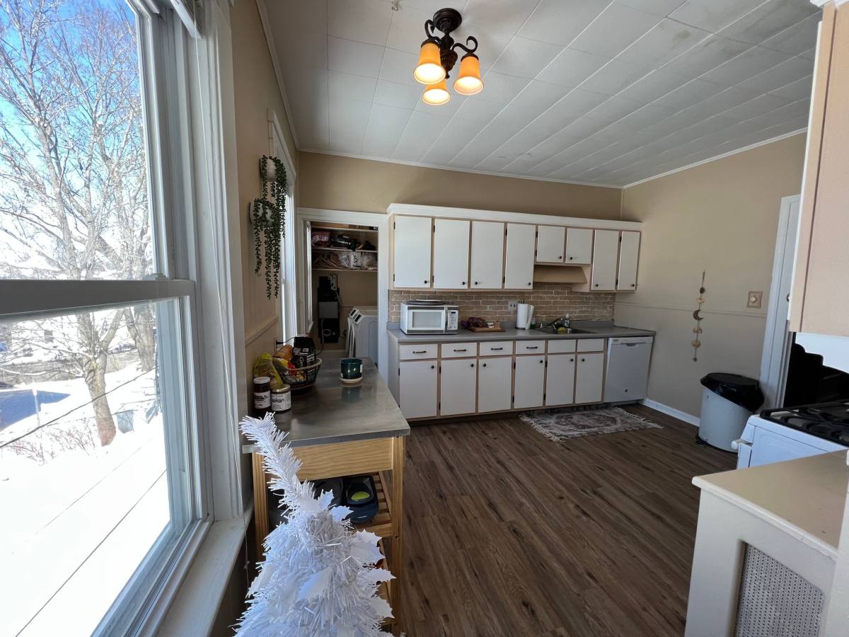 Apartment for rent at 10 Davis St #2, Woburn, MA 01801