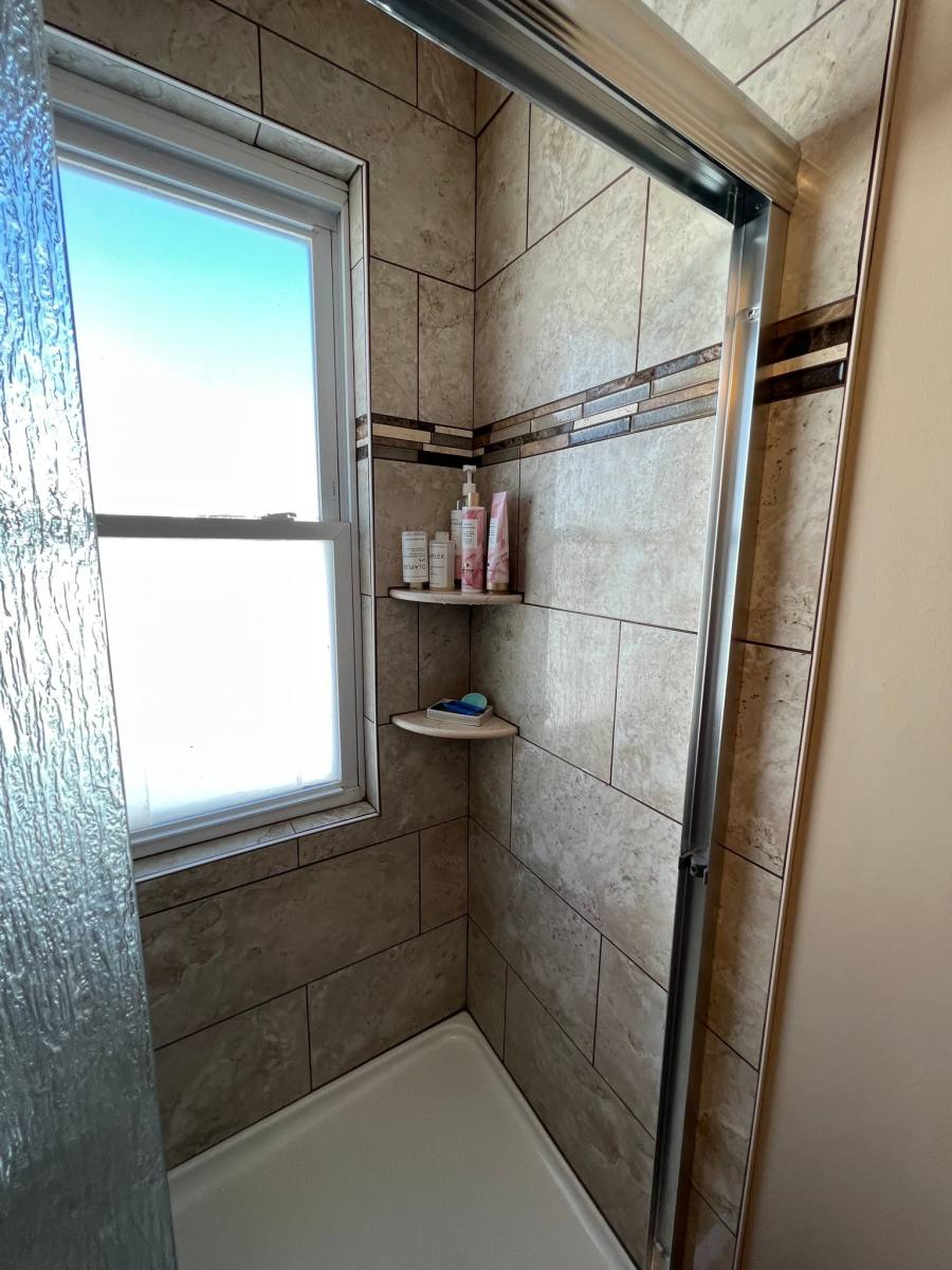 Apartment for rent at 10 Davis St #2, Woburn, MA 01801