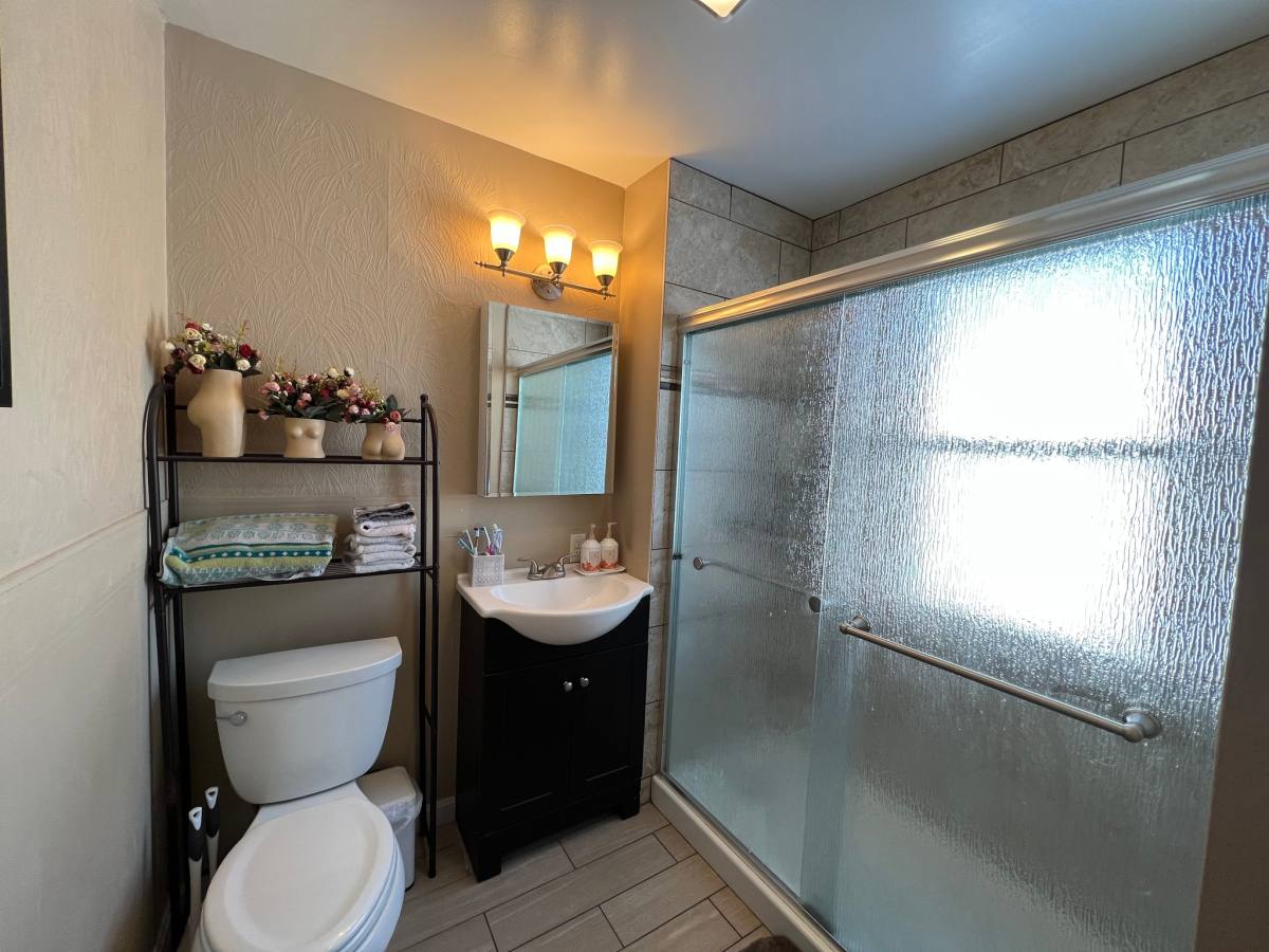 Apartment for rent at 10 Davis St #2, Woburn, MA 01801