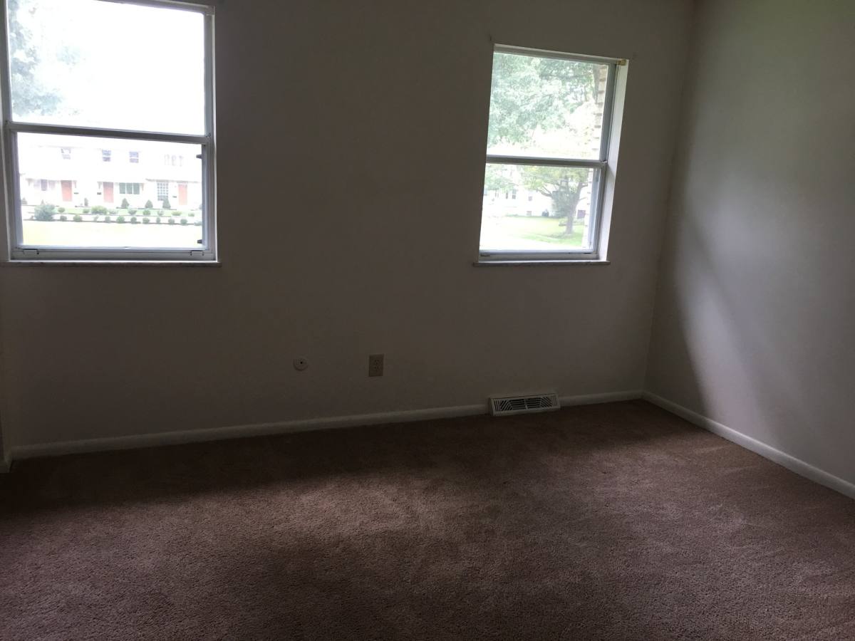 Townhouse for rent at 682 Loomis Ave, Cuyahoga Falls, OH 44223