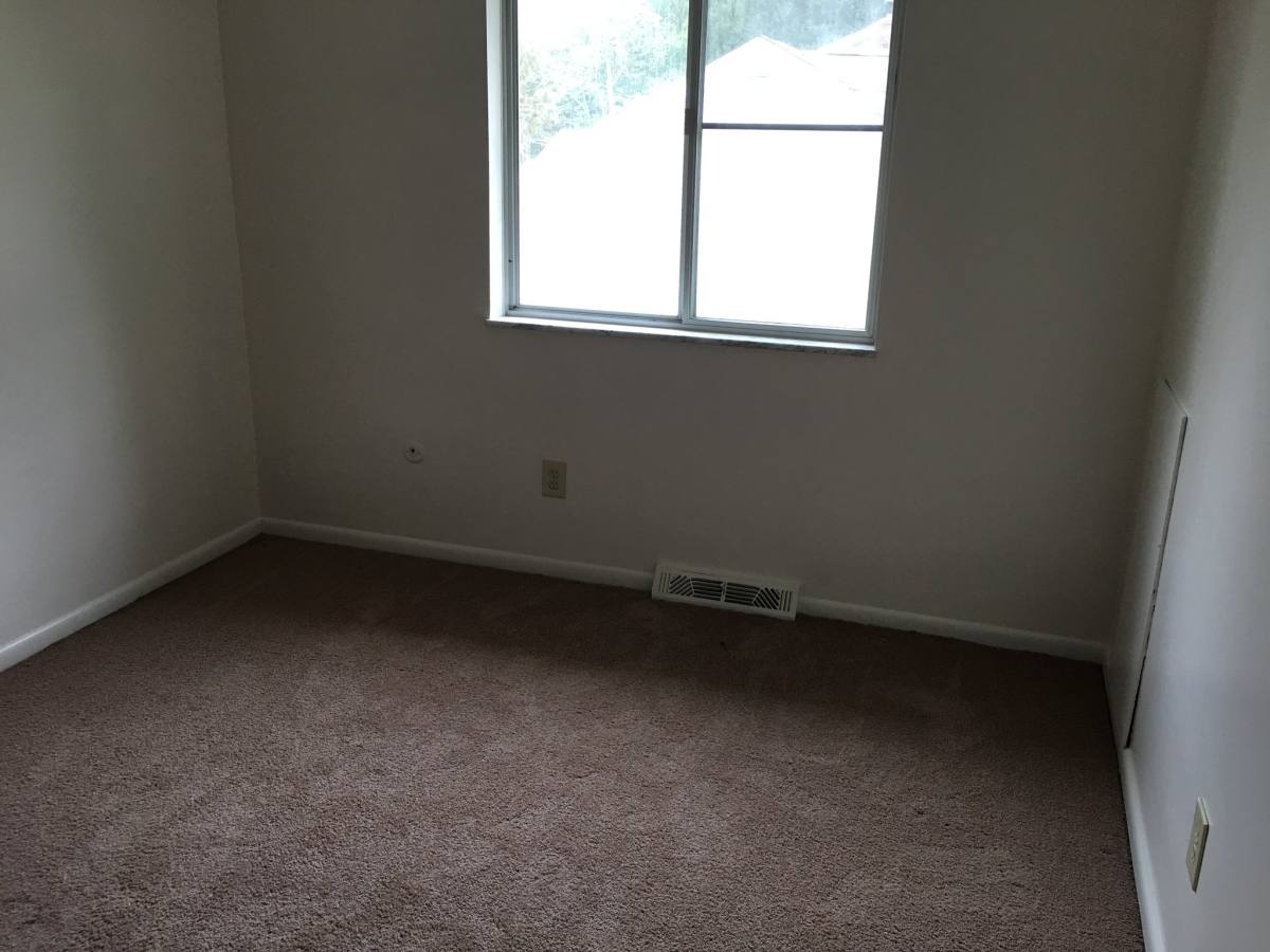 Townhouse for rent at 682 Loomis Ave, Cuyahoga Falls, OH 44223
