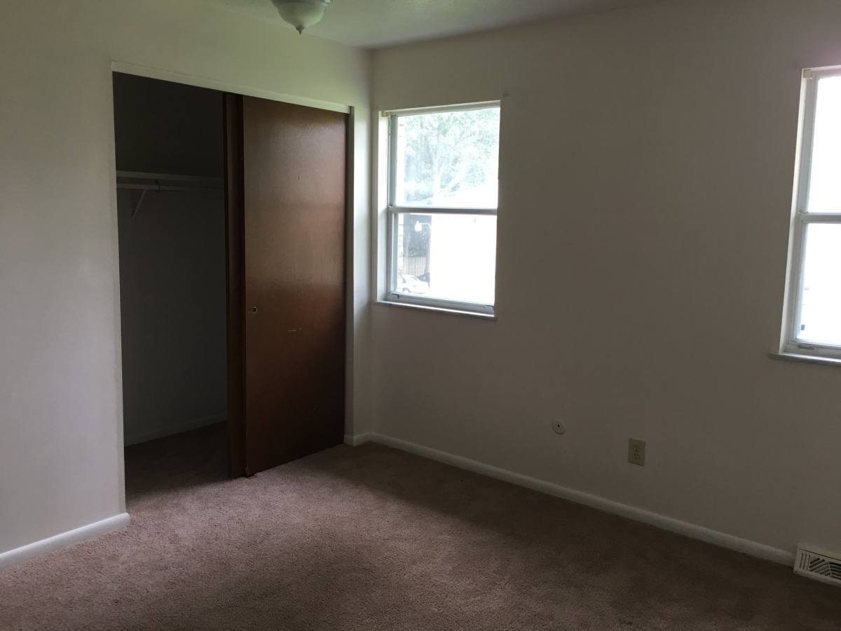 Townhouse for rent at 682 Loomis Ave, Cuyahoga Falls, OH 44223