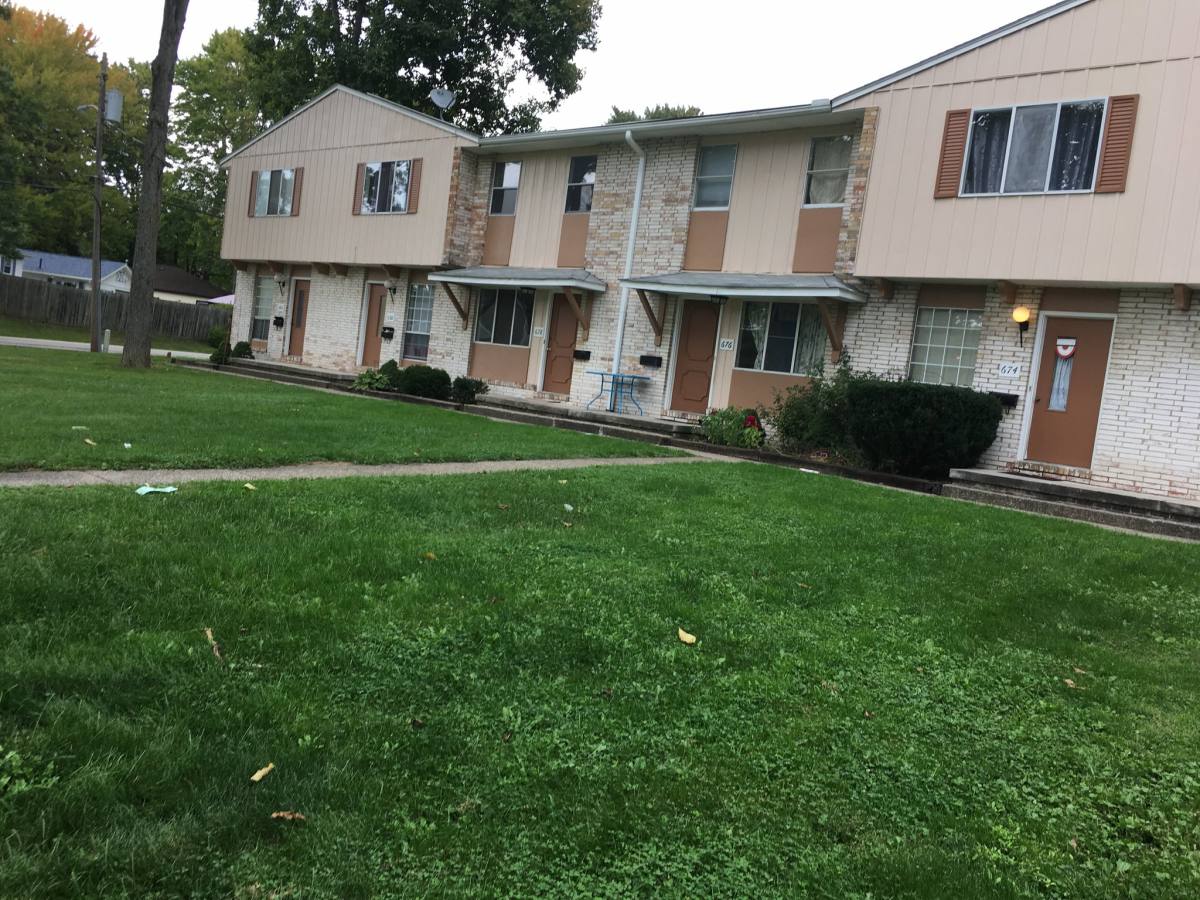 Townhouse for rent at 682 Loomis Ave, Cuyahoga Falls, OH 44223