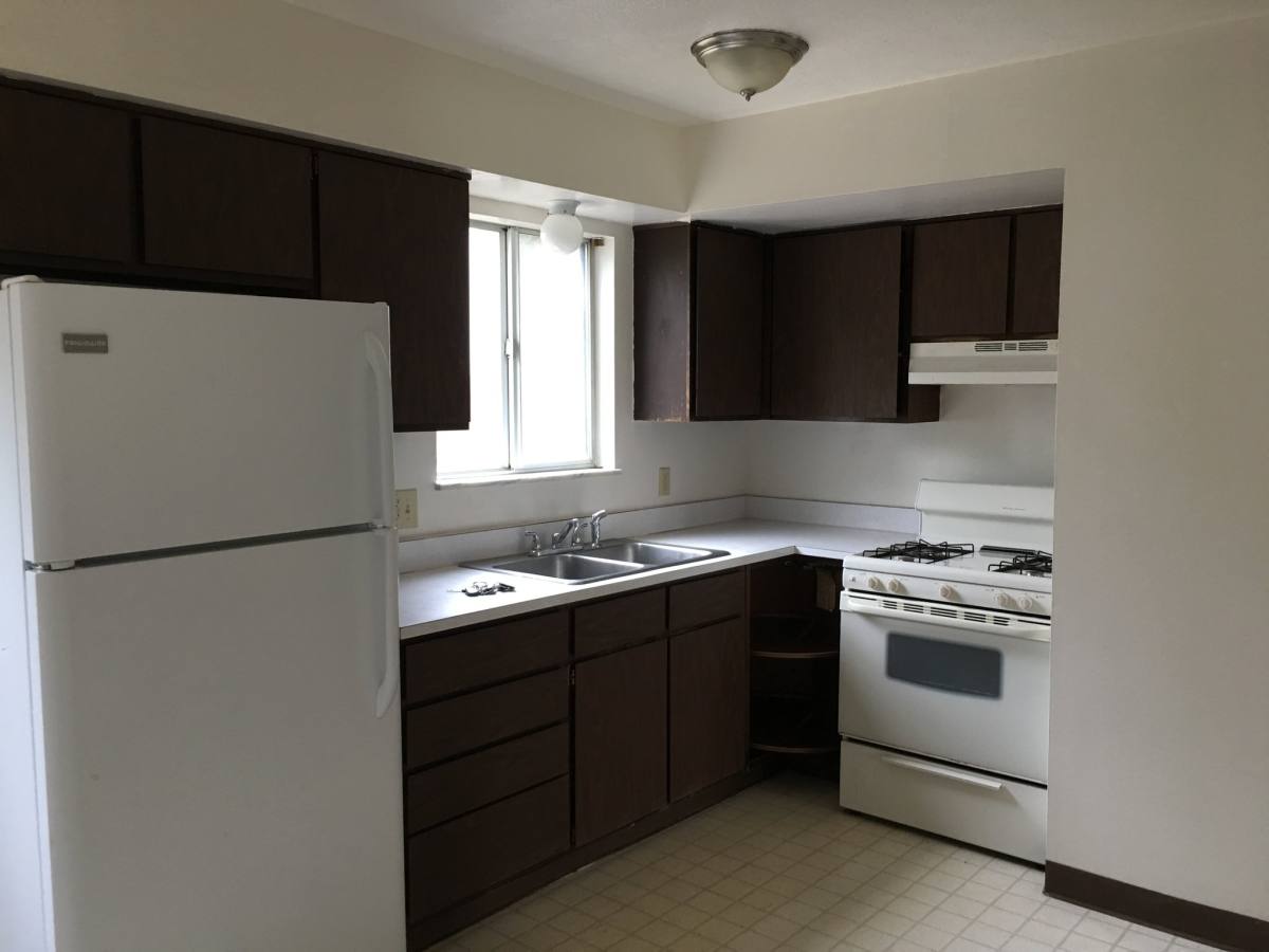 Townhouse for rent at 682 Loomis Ave, Cuyahoga Falls, OH 44223