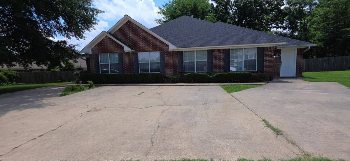 Apartment for rent at 405 Cheyenne Place, Texarkana, TX 75501