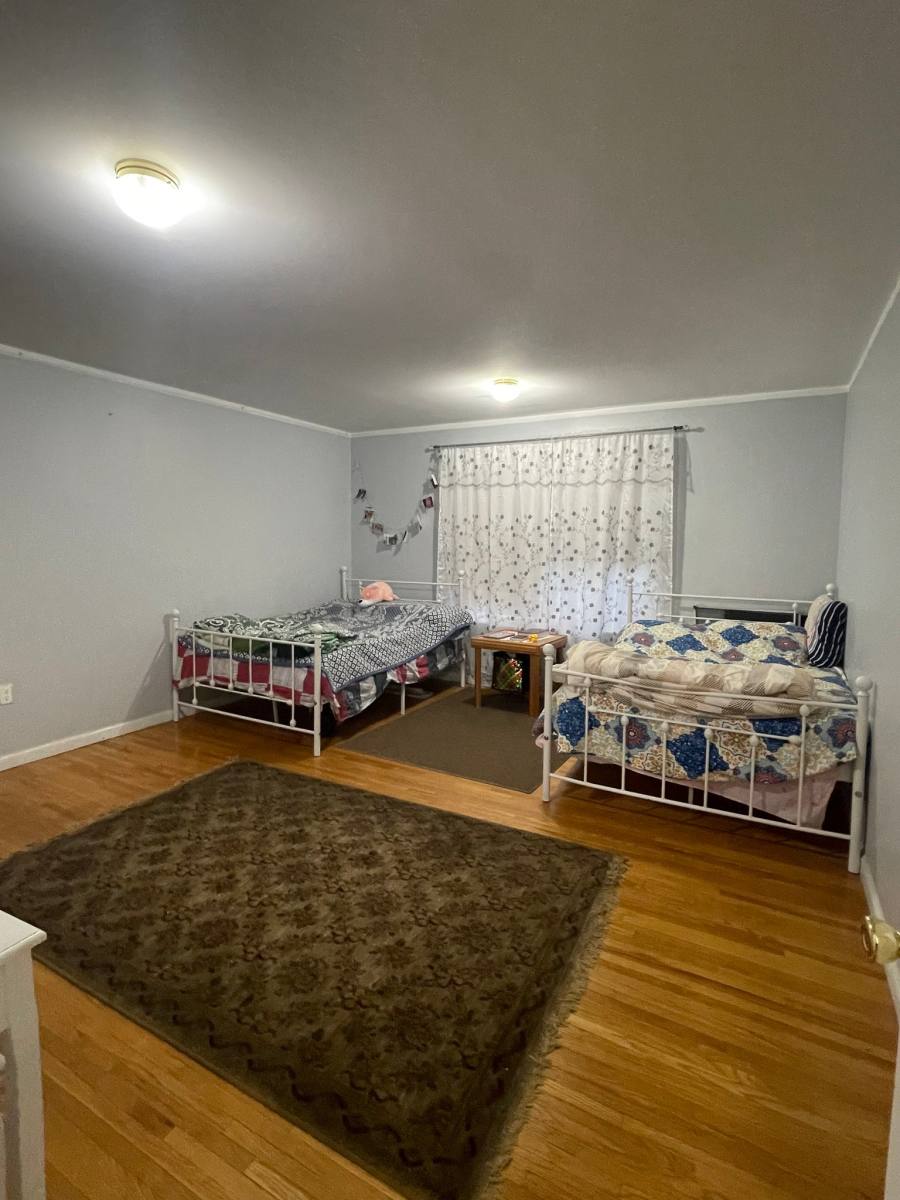 House for rent at 12 General Karge Court, Elizabeth, NJ 07202
