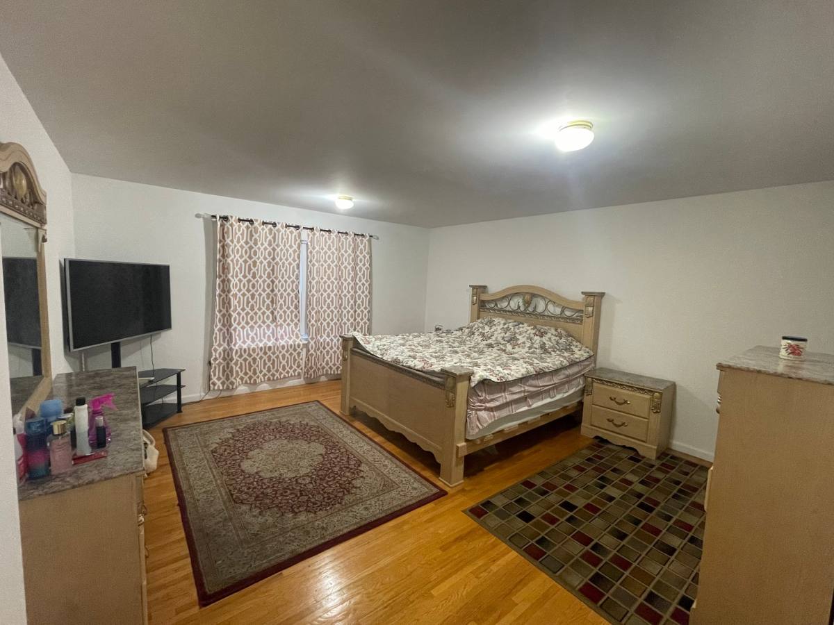 House for rent at 12 General Karge Court, Elizabeth, NJ 07202