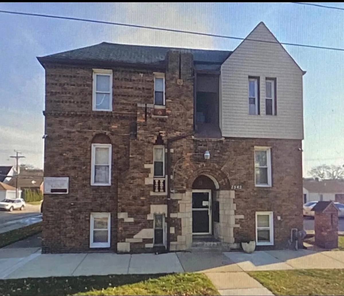 Apartment for rent at 7542 Manor St #105, Dearborn, MI 48126