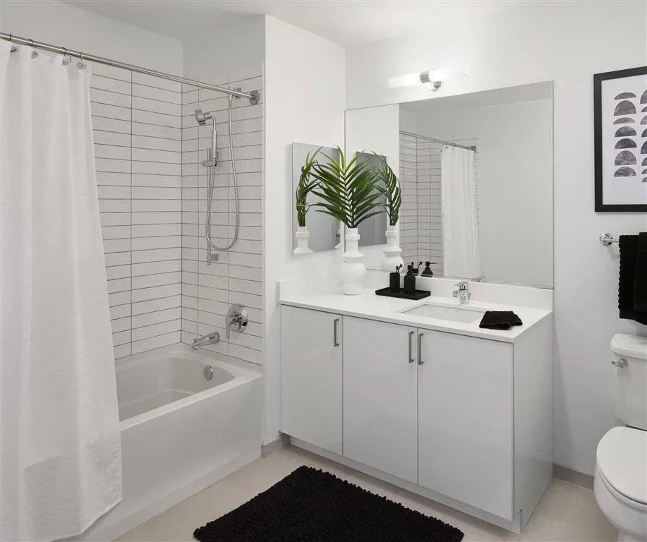 Apartment for rent at 320 S Halsted St, Chicago, IL 60661