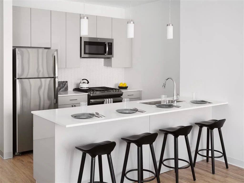 Apartment for rent at 320 S Halsted St, Chicago, IL 60661