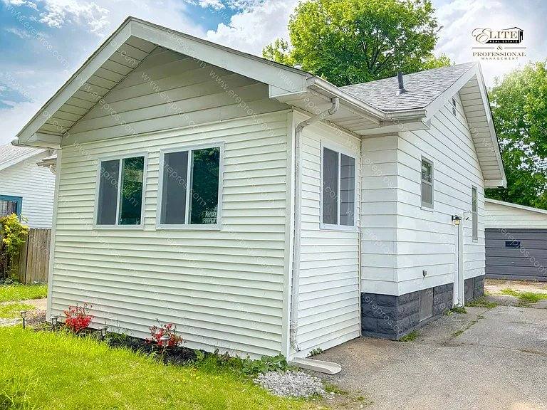 House for rent at 2515 Bagley St, Flint, MI 48504